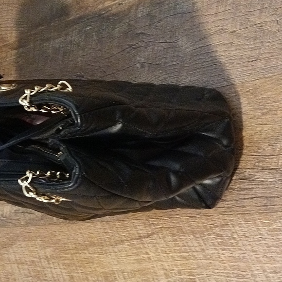 Betsey Johnson quilted soft faux leather bag with chain handles 😍😍😍 - Picture 2 of 13